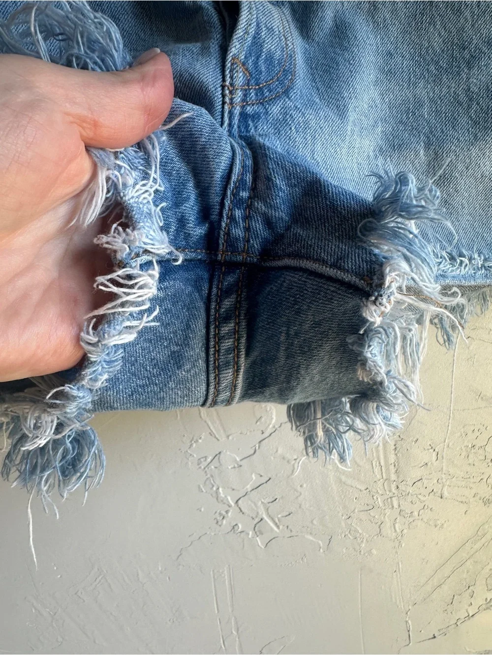 Levi's 501 Cutoff Denim Shorts Light Wash Frayed Raw Hem Festival‎ Grunge W30